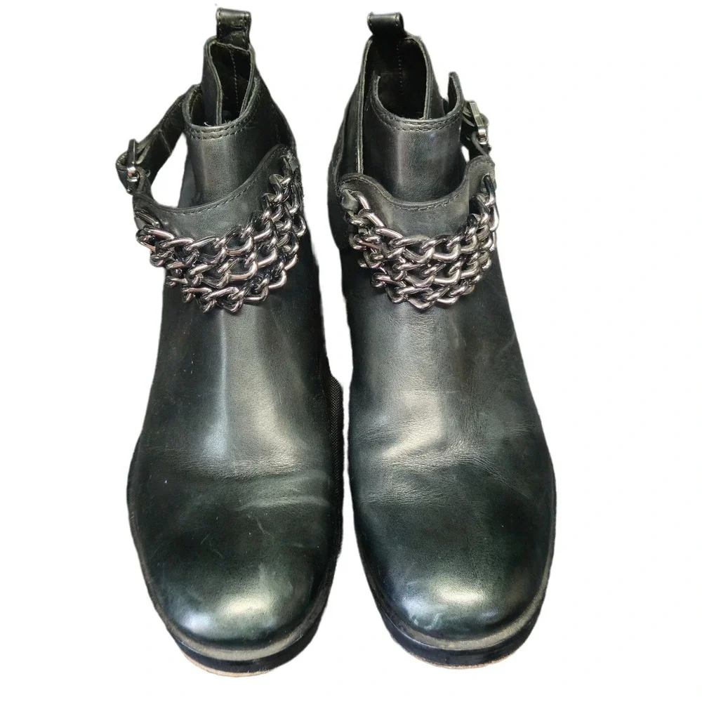Tory Burch Bloomfield Black Leather Chain Buckle Ankle Boots Bootie Size 9.5